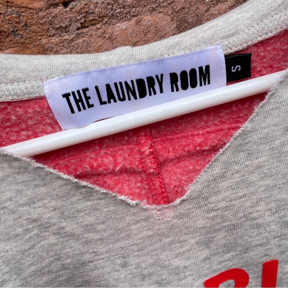 The Laundry Room Cropped Hoodie Athleisure Sweatshirt Small College Like New - Picture 3 of 5